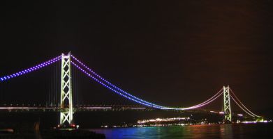 Akashi-kaikyo_bridge_night_shot_small.jpg