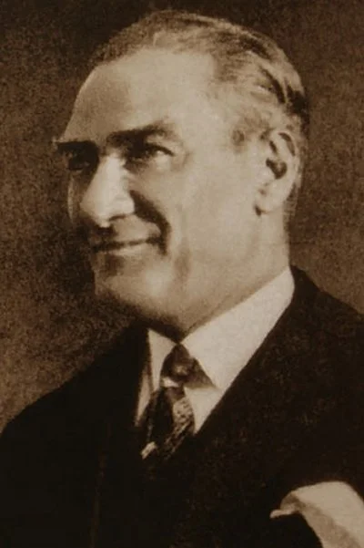 Atatürk'ün gülümseyen resimleri