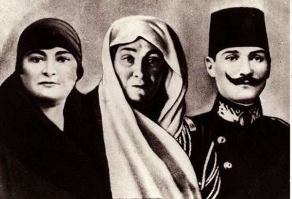 Ataturk_1905_Zubeyde_Makbule.jpg