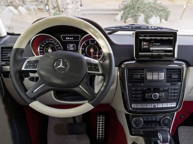 Mercedes+G63+AMG+6x6+2013+new+interior.jpg