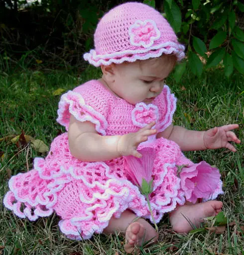 pa849_savannah_ruffled_baby_dress,_bloomers__hat_set_500.jpg