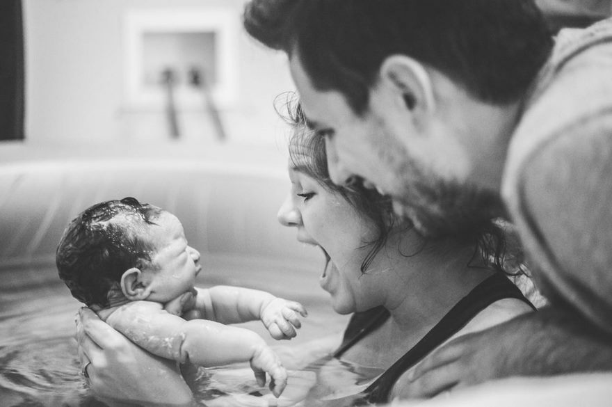 professional-birth-photography-competition-winners-labor-2017-35-58b02be666d42__880.jpg