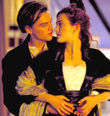 Titanic_movie_Leonardo_di_Caprio_Kate_Winslett_embrace.jpg
