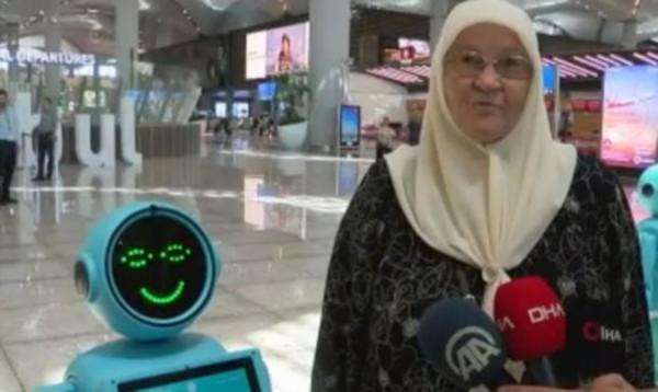 Yaşlı Teyzeden robota: Allah sana da namaz kılmayı nasip etsin