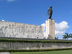 250px-Che_Guevara_-_Grab_in_Santa_Clara%2C_Kuba.jpg