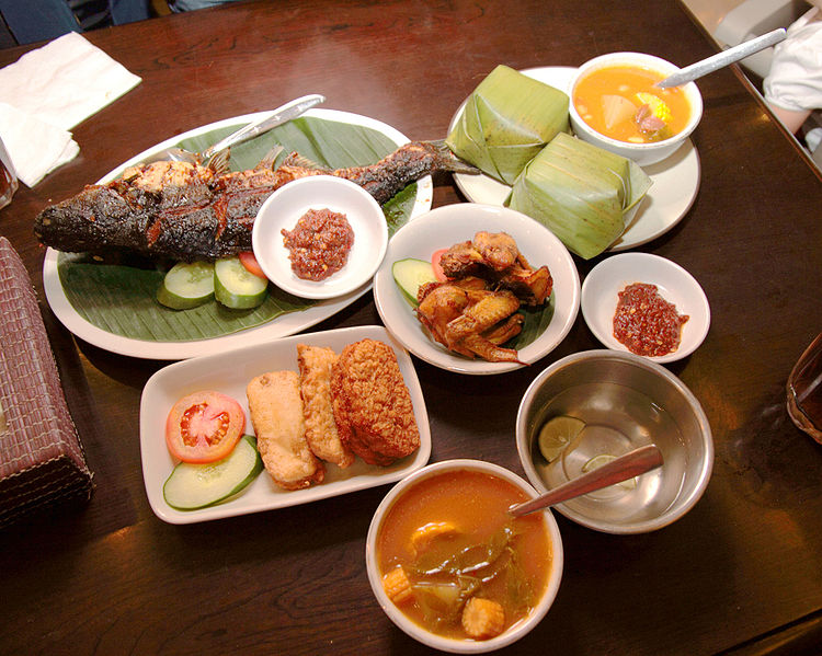 750px-Food_Sundanese_Restaurant%2C_Jakarta.jpg