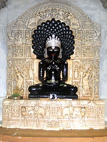 Parsva'nın heykeli