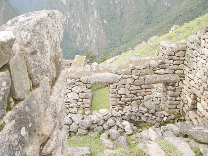 800px-Machu_Picchu13.jpg