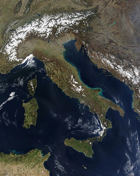 480px-Satellite_image_of_Italy_in_March_2003.jpg