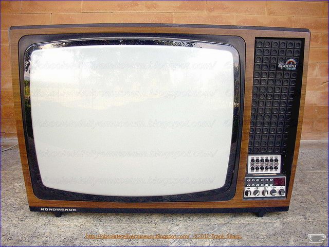 eski-televizyonlar-09.JPG