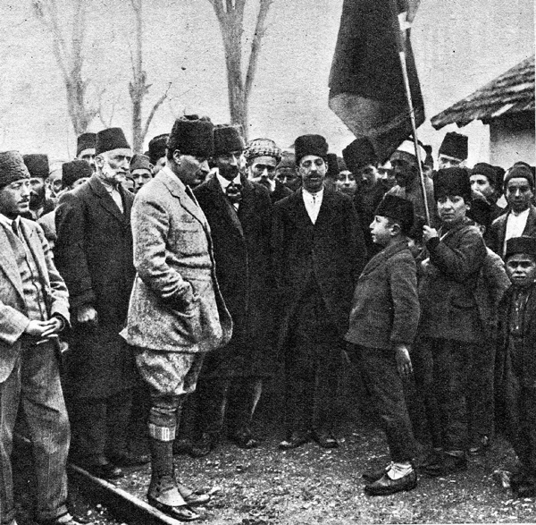 Atatürk ve Çocuklar 