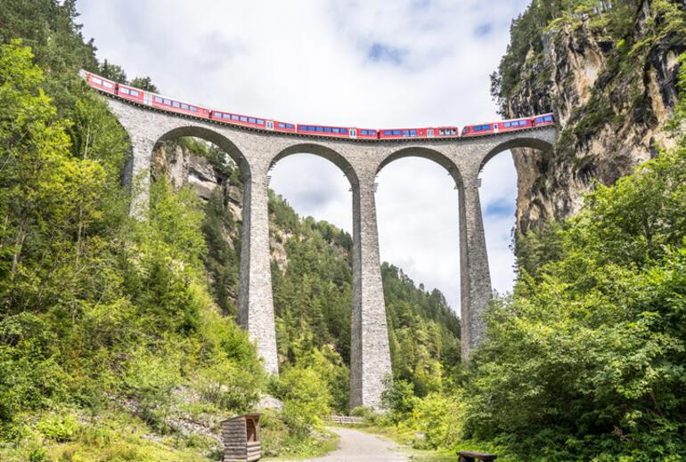 Dünyanın en etkileyici 10 tren yolculuğu... Hepsi birbirinden güzel